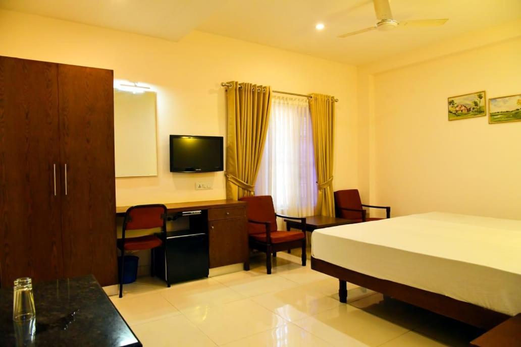Hotel Chanakya 帕拉克卡德 外观 照片